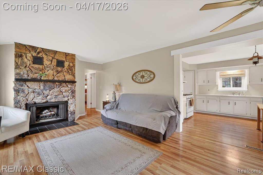 5060 Warmbriar Drive, White Lake, MI 48383 — Photo 4