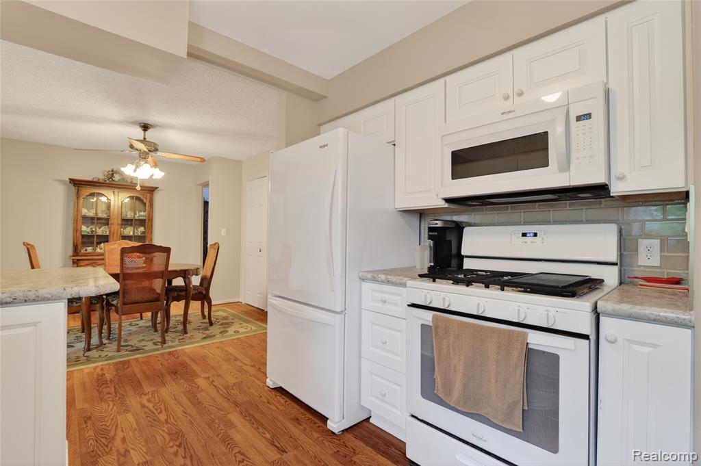 5090 Torrey Road, Flint, MI 48507 — Photo 10