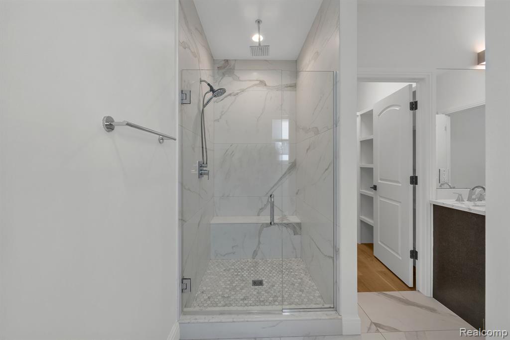 22664 Colgate Street, Farmington, MI 48336 — Photo 17
