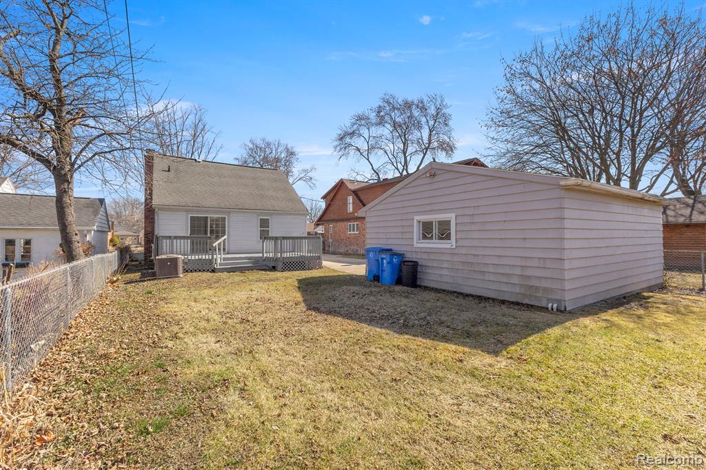 6447 CENTRALIA Street, Dearborn Heights, MI 48127 — Photo 35