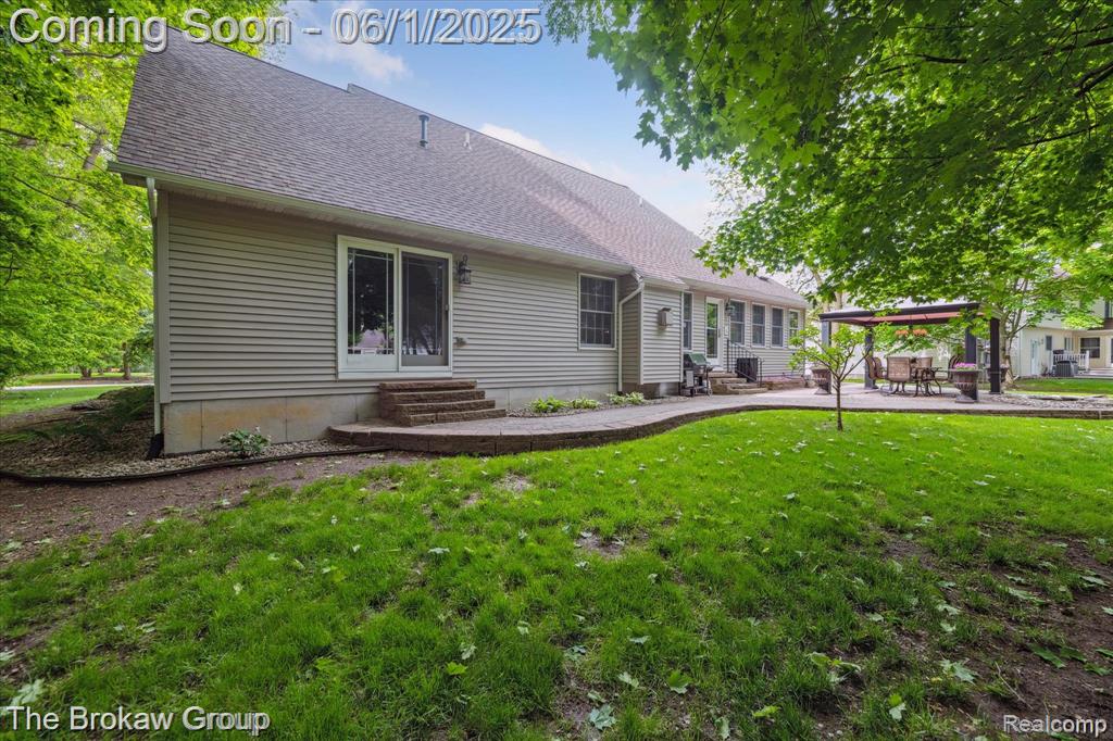 6387 Pinebrook Lane, Burton, MI 48509 — Photo 44