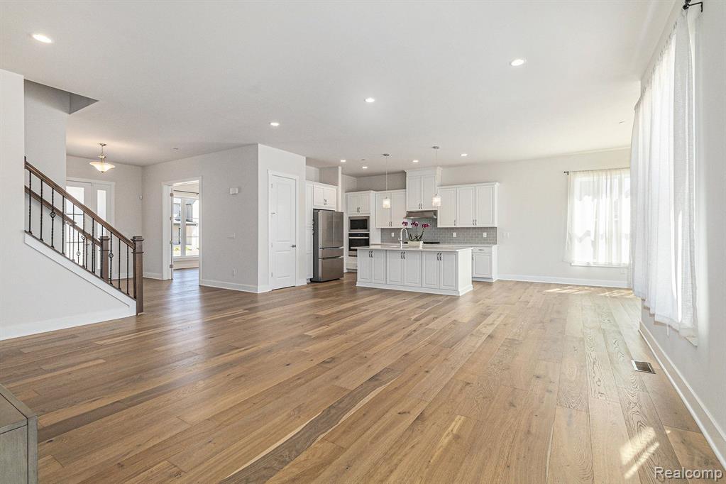 611 PINE Circle, Ann Arbor, MI 48105 — Photo 9