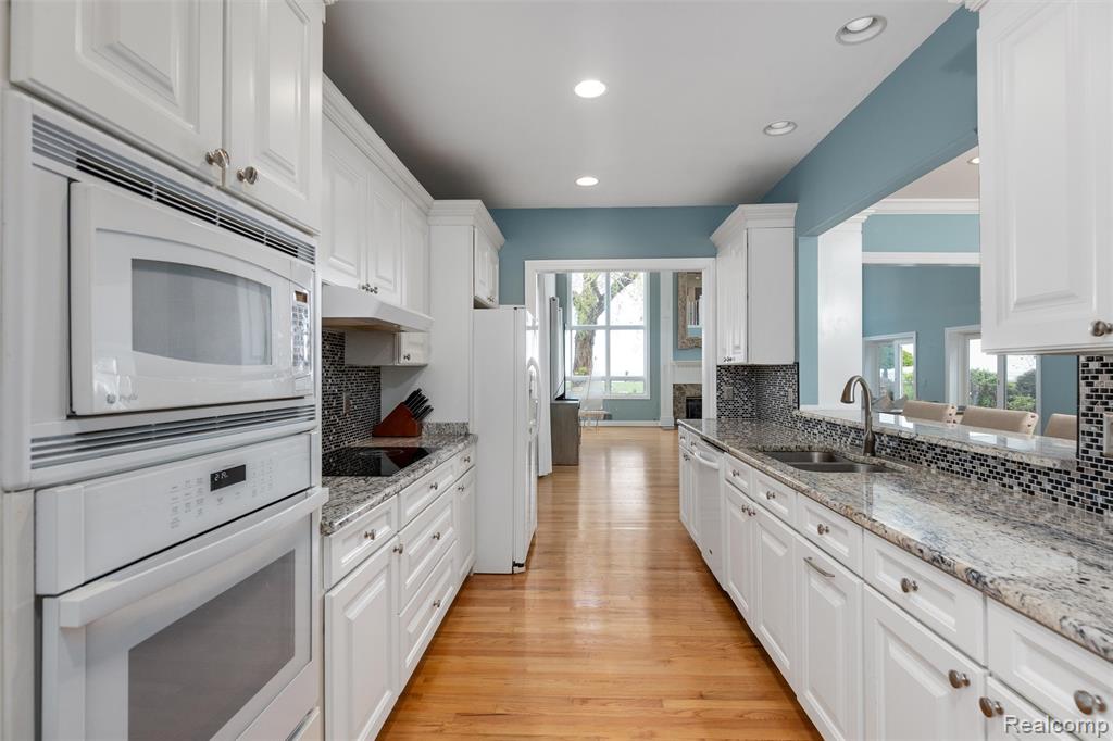 30134 Jefferson Avenue, Saint Clair Shores, MI 48082 — Photo 13