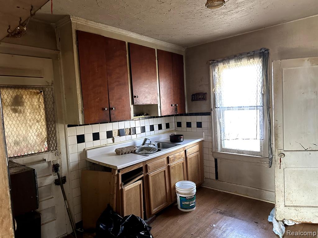 4707 LENOX Street, Detroit, MI 48215 — Photo 6