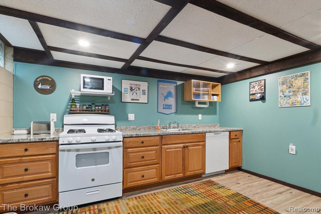 3032 WOODLAND Drive, Metamora, MI 48455 — Photo 38