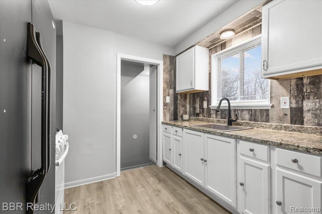 408 WHITE Avenue, Lincoln Park, MI 48146 — Photo 10