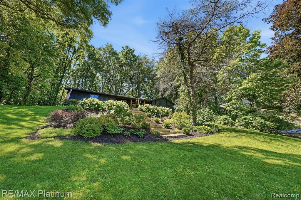 1245 Tracilee Drive, Howell, MI 48843 — Photo 4