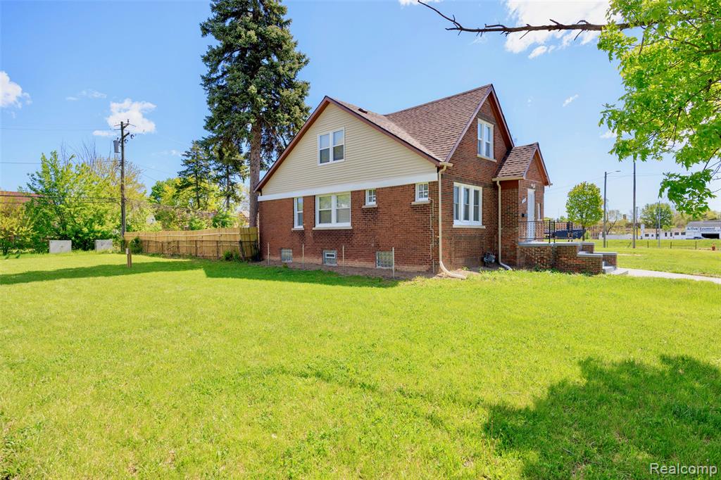 9150 Courville Street, Detroit, MI 48224 — Photo 33