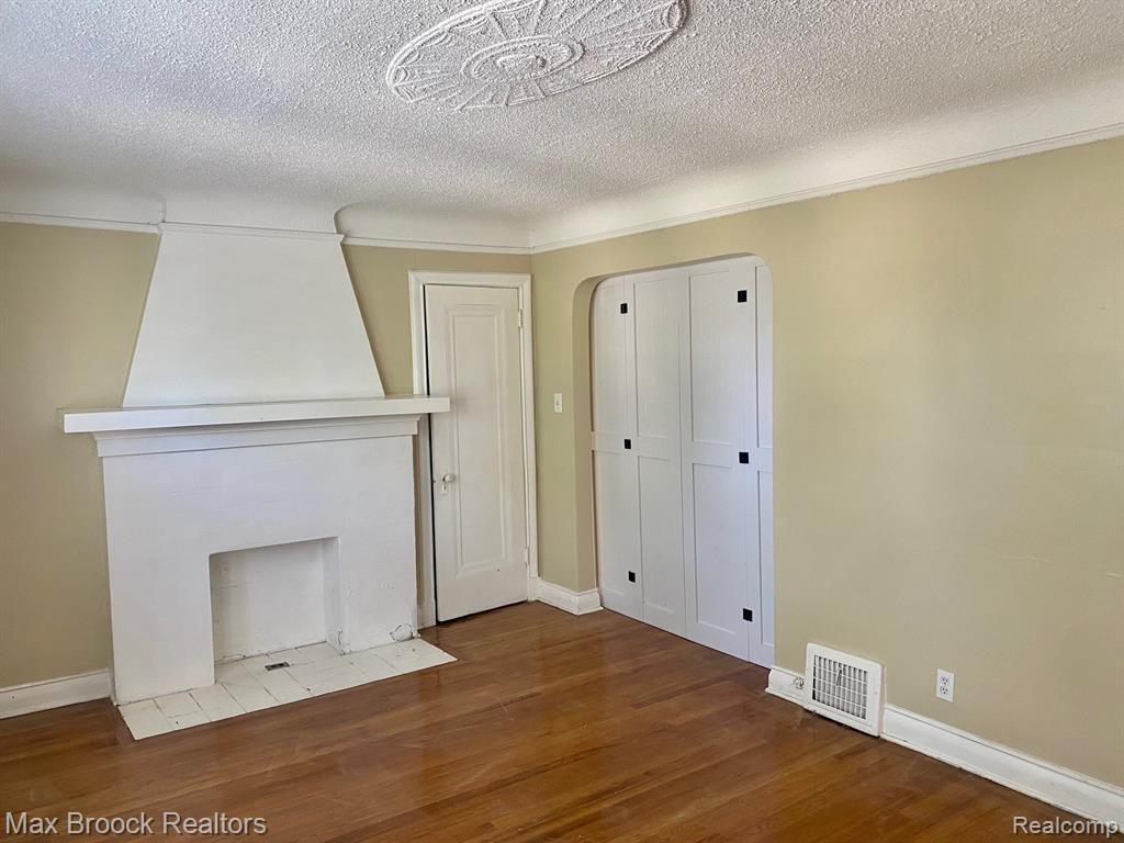 6127 GRAYTON Street, Detroit, MI 48224 — Photo 11