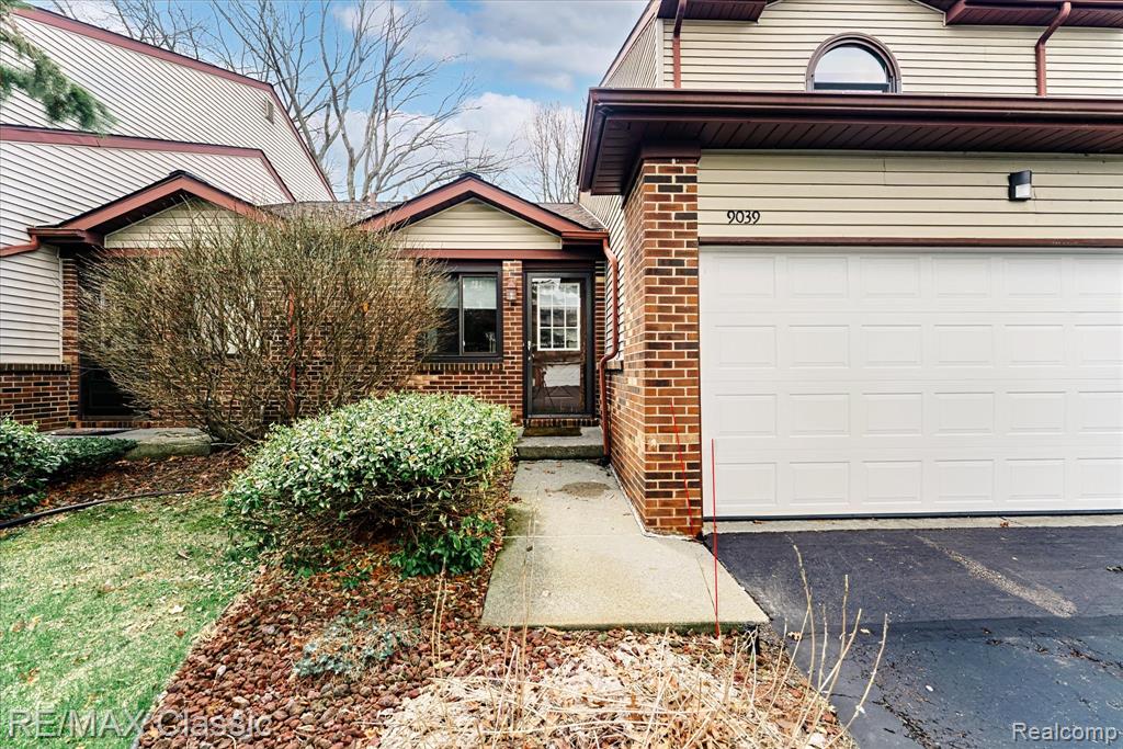9039 Lake E Road, Clarkston, MI 48348 — Photo 3