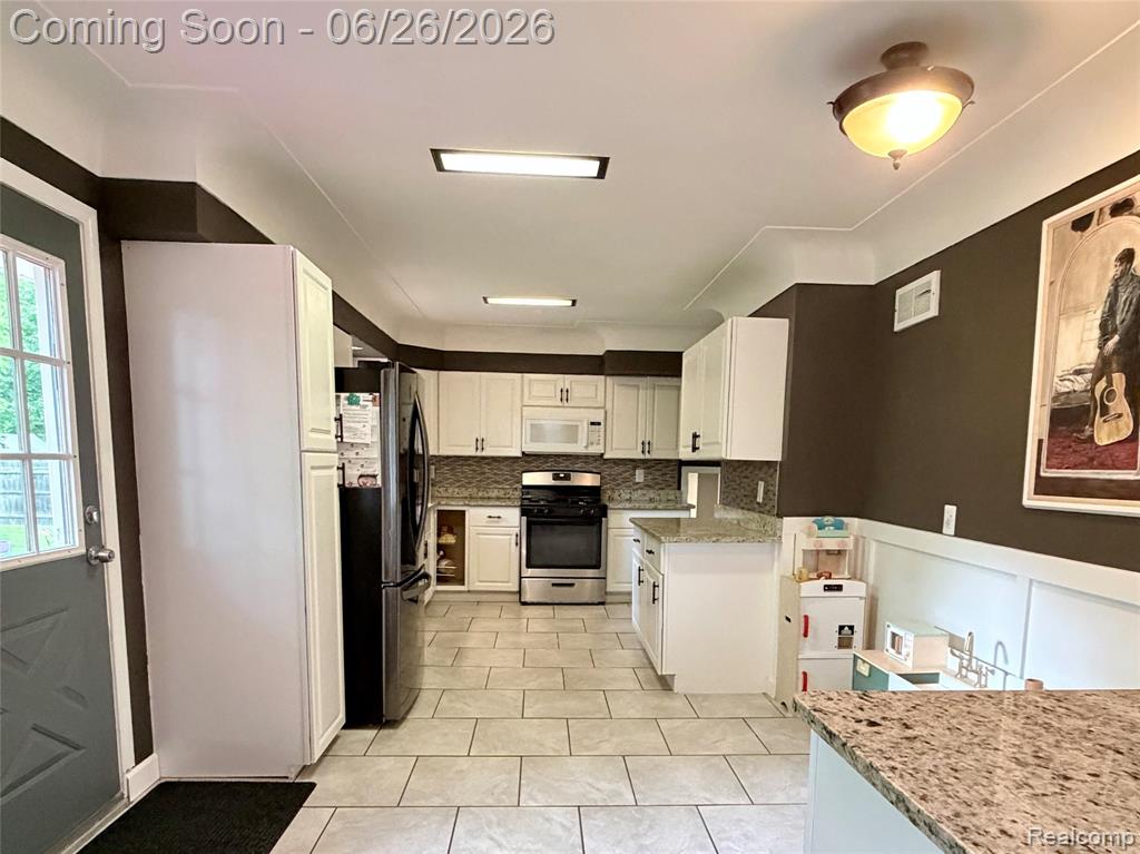 3555 Wilson Drive, Fort Gratiot, MI 48059 — Photo 7