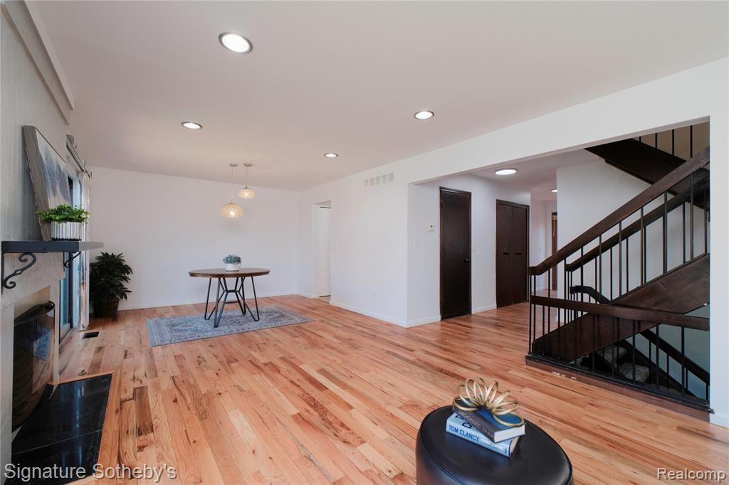 5188 W Richard Run, West Bloomfield, MI — Photo 11