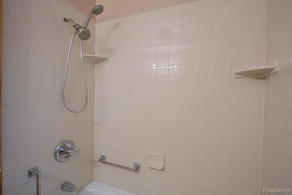 43629 Bockley Drive, Sterling Heights, MI 48313 — Photo 18
