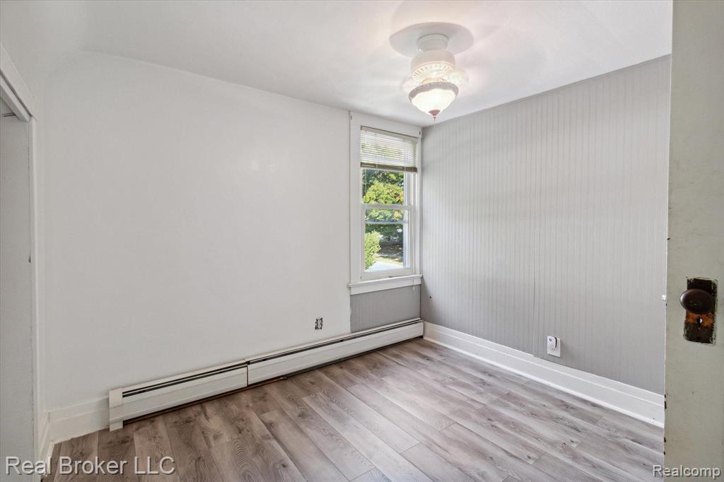 402 S 7TH Street, St. Clair, MI 48079 — Photo 21