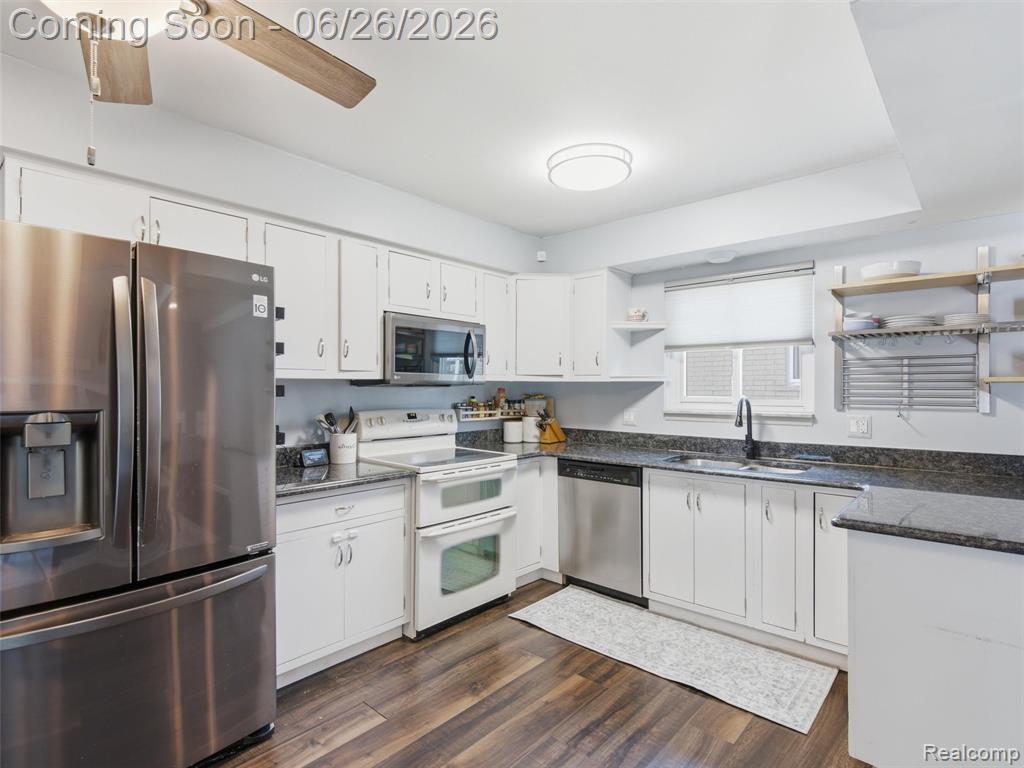 40963 Flagstaff Drive, Sterling Heights, MI 48313 — Photo 18