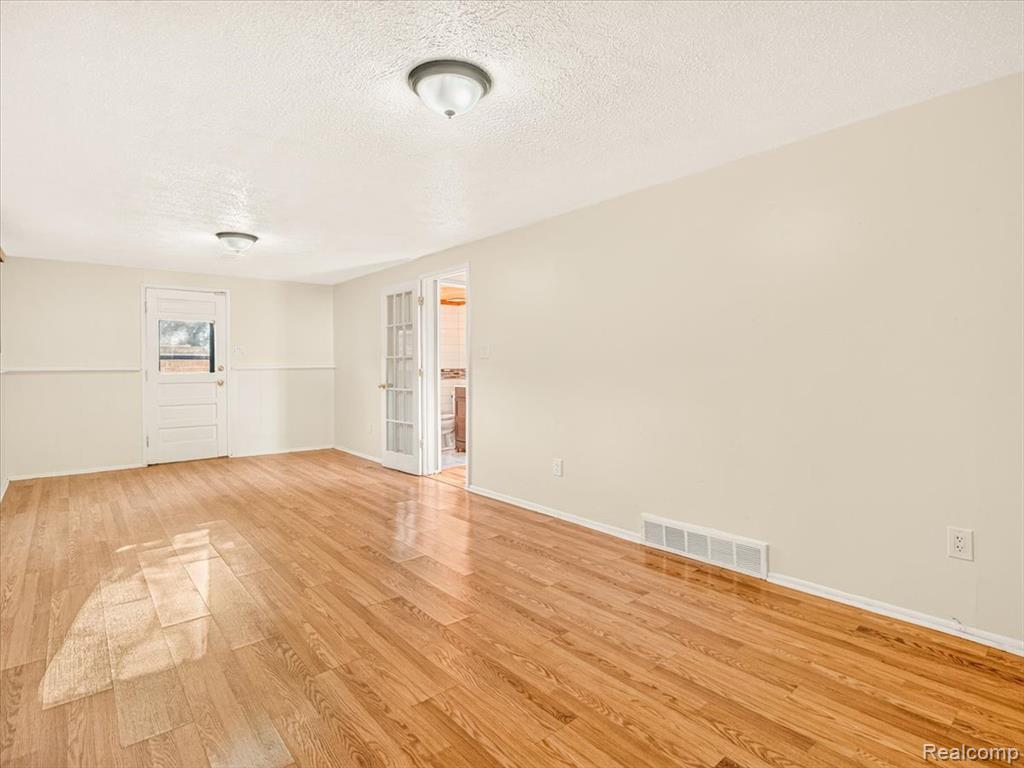 1082 Borgstrom Avenue, Ypsilanti, MI 48198 — Photo 25