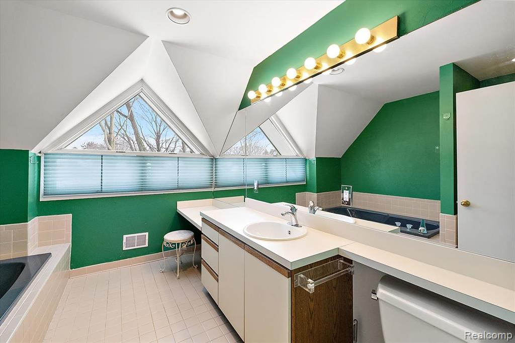 757 Woodlea Court, Birmingham, MI 48009 — Photo 18