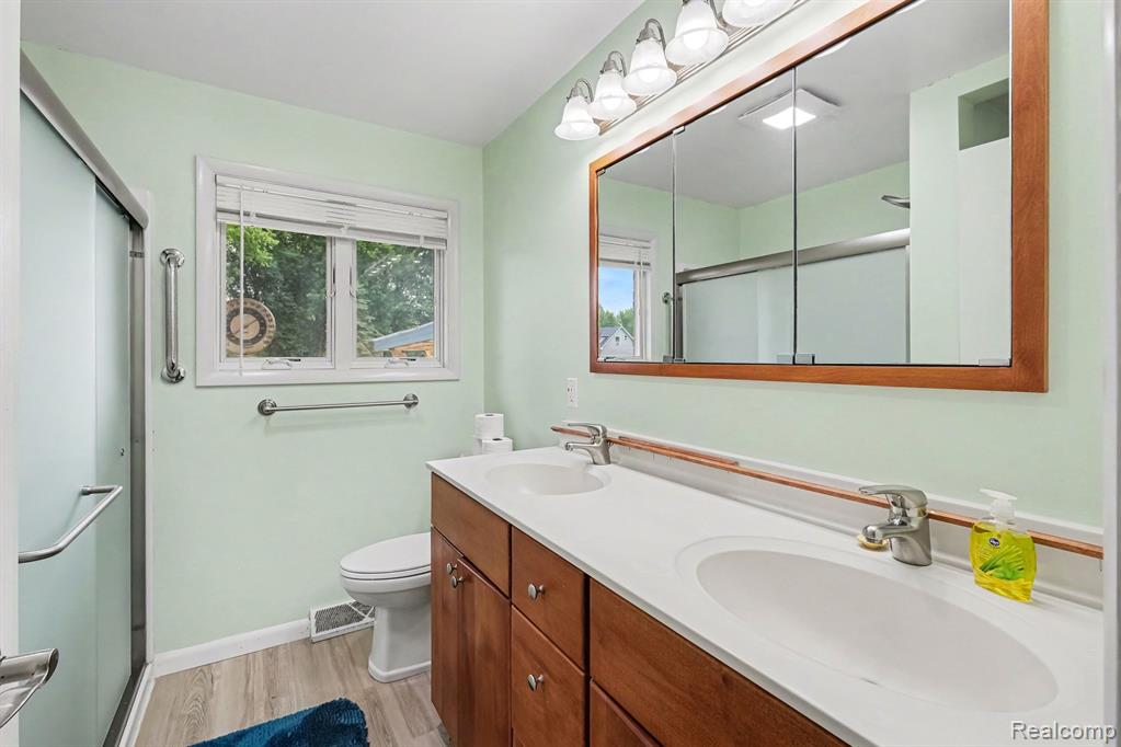 5199 Lapeer Road, Burton, MI 48509 — Photo 11