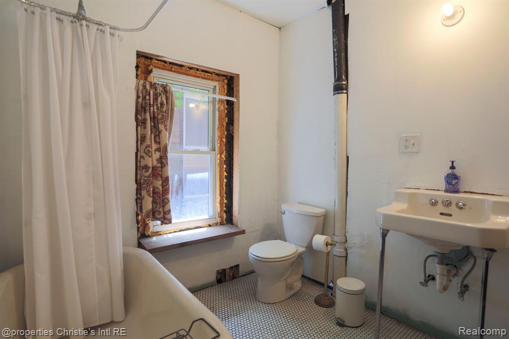762 W GRAND Boulevard, Detroit, MI 48216 — Photo 9