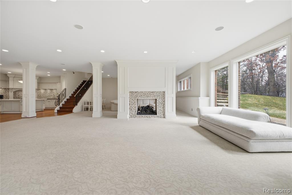5230 Clarendon Crest Street, Bloomfield Hills, MI 48302 — Photo 39
