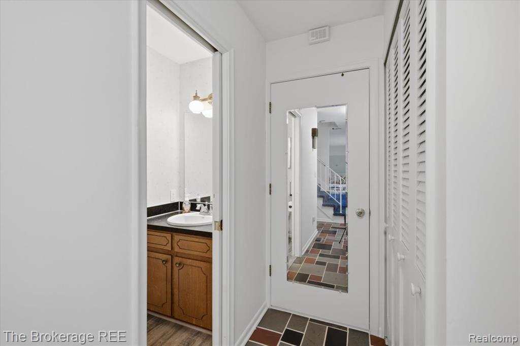 4375 Esta Drive, Flint, MI 48506 — Photo 28