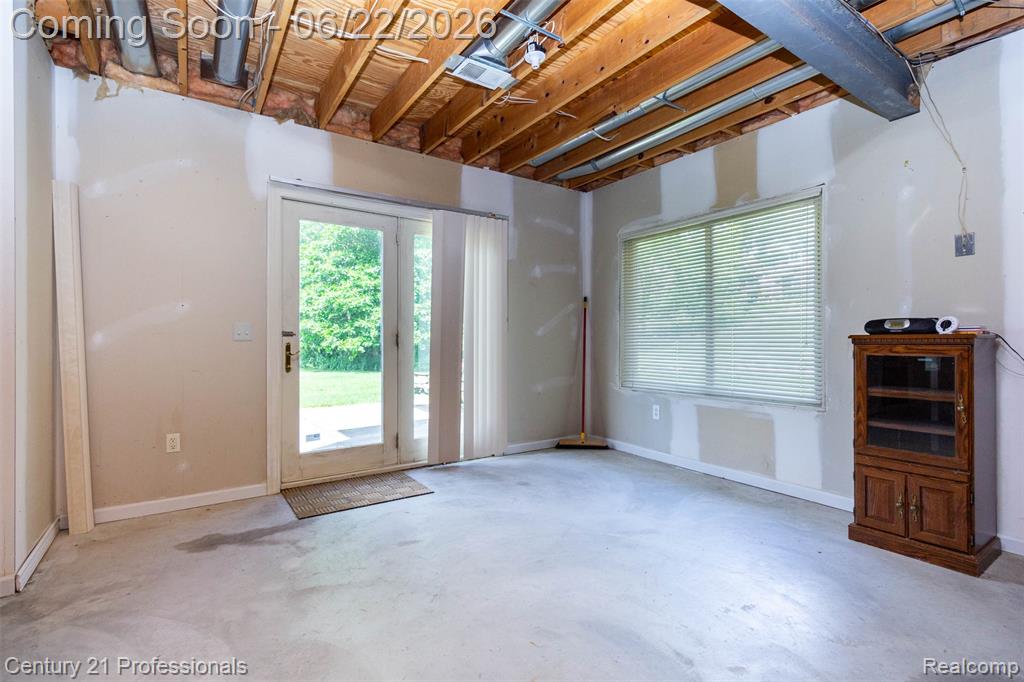 8225 Brookstone Lane, Clawson, MI 48348 — Photo 42