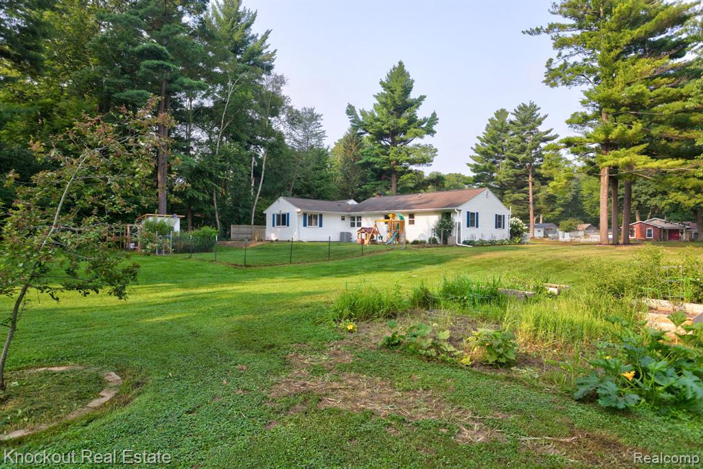 3321 S Airport Road, Bridgeport, MI 48722 — Photo 34