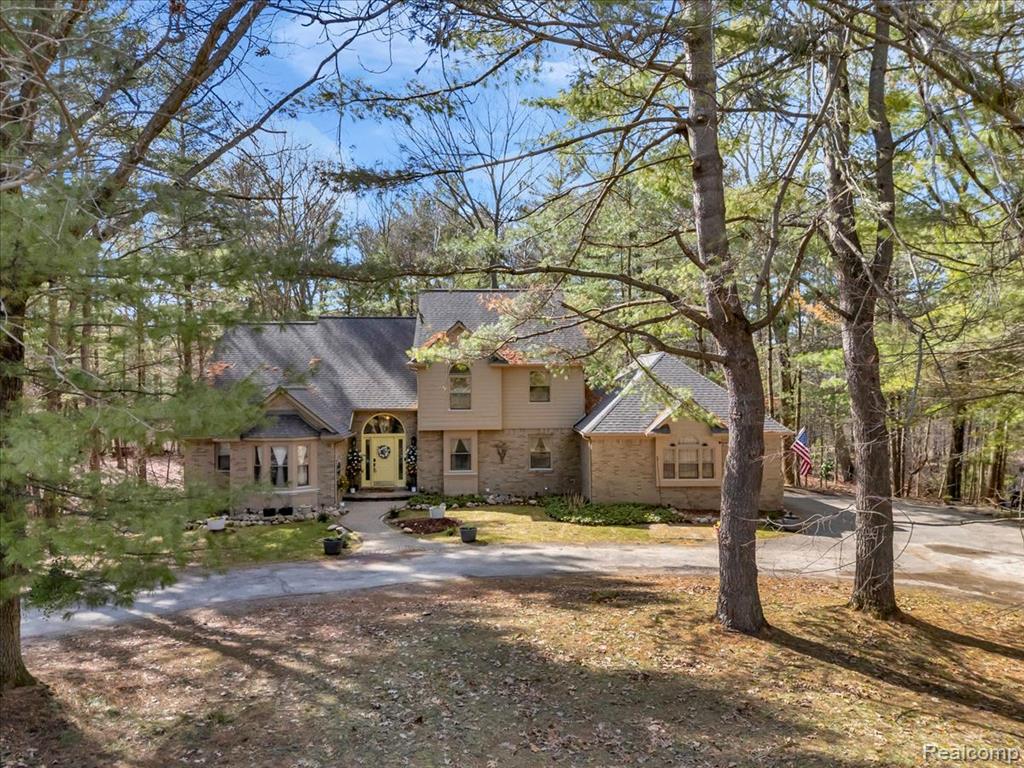 573 NAKOMIS Trail, Orion, MI 48362 — Photo 60