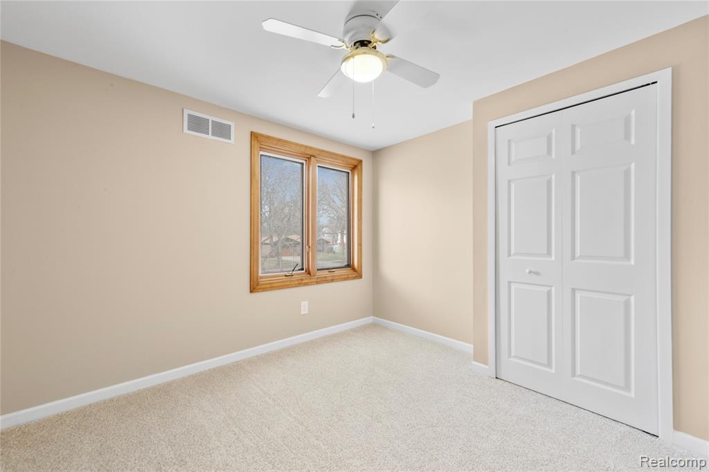 4902 Hubbard Drive, Troy, MI 48085 — Photo 23