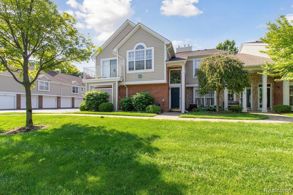 4174 BERKSHIRE Drive, Sterling Heights, MI 48314 — Photo 33