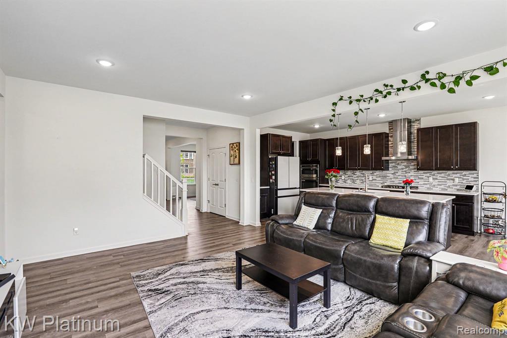 4918 Knollwood Drive, Troy, MI 48085 — Photo 6