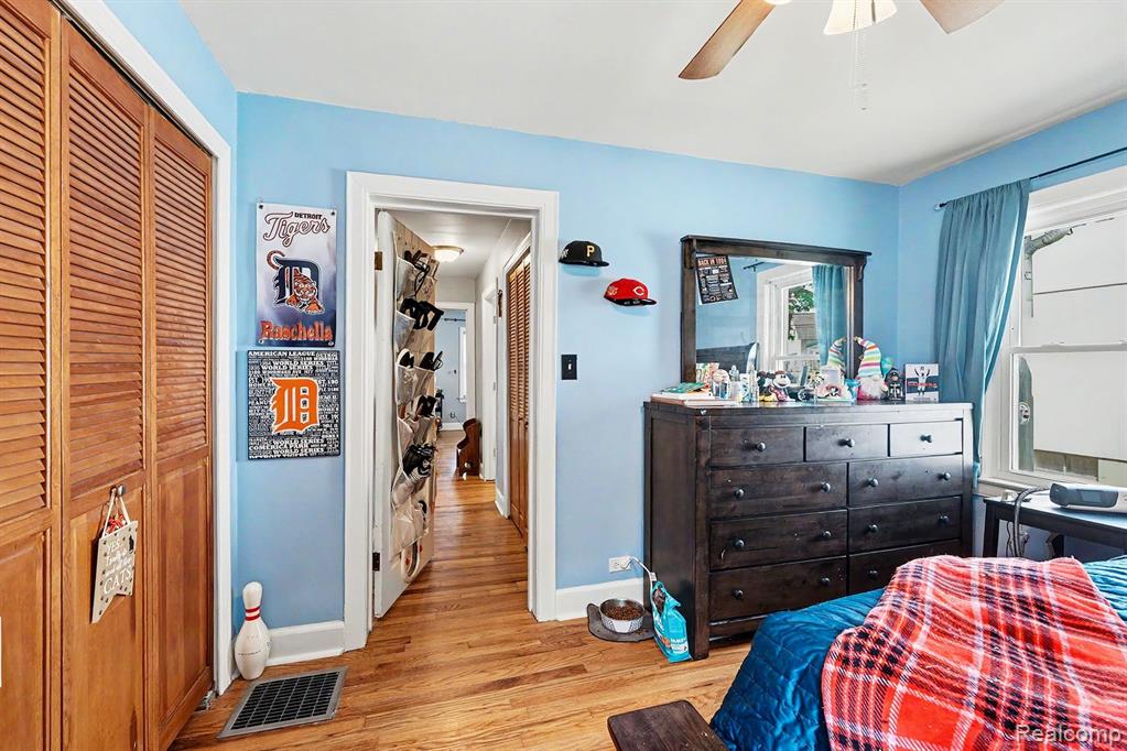 8215 Clinton River Road, Sterling Heights, MI 48314 — Photo 15