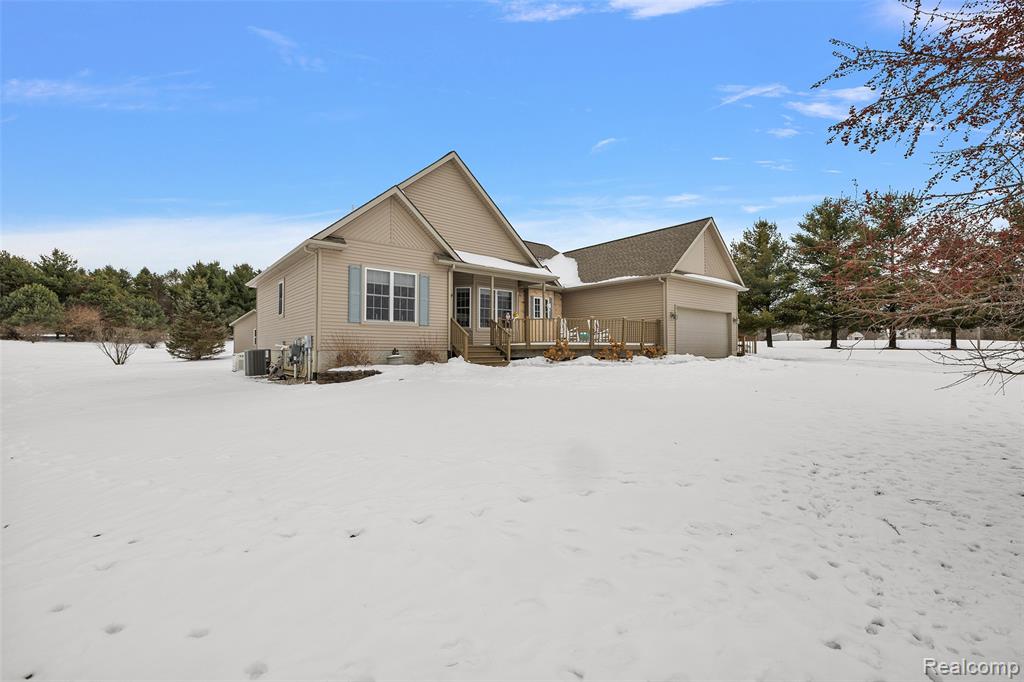 6140 BROOKHAVEN Drive, Imlay City, MI 48444 — Photo 31