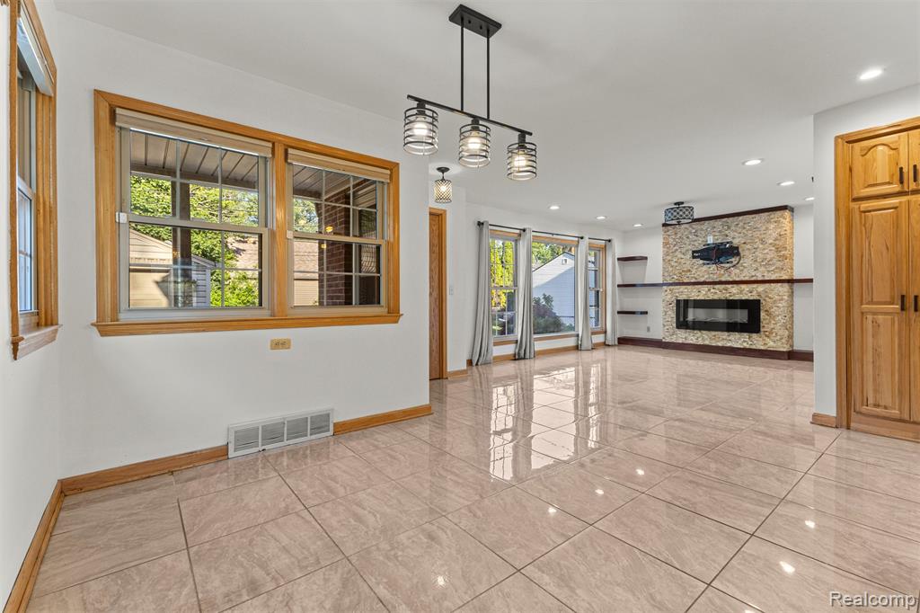 411 S Lafayette Street, Dearborn, MI 48124 — Photo 19