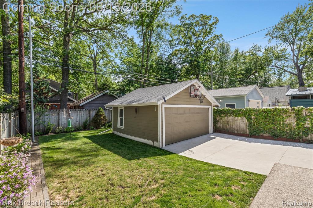 44 Kensington Boulevard, Pleasant Ridge, MI — Photo 32