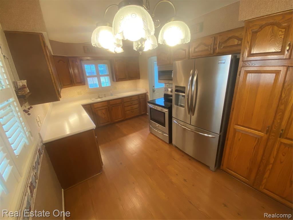 8262 Roselawn Street, Westland, MI — Photo 2