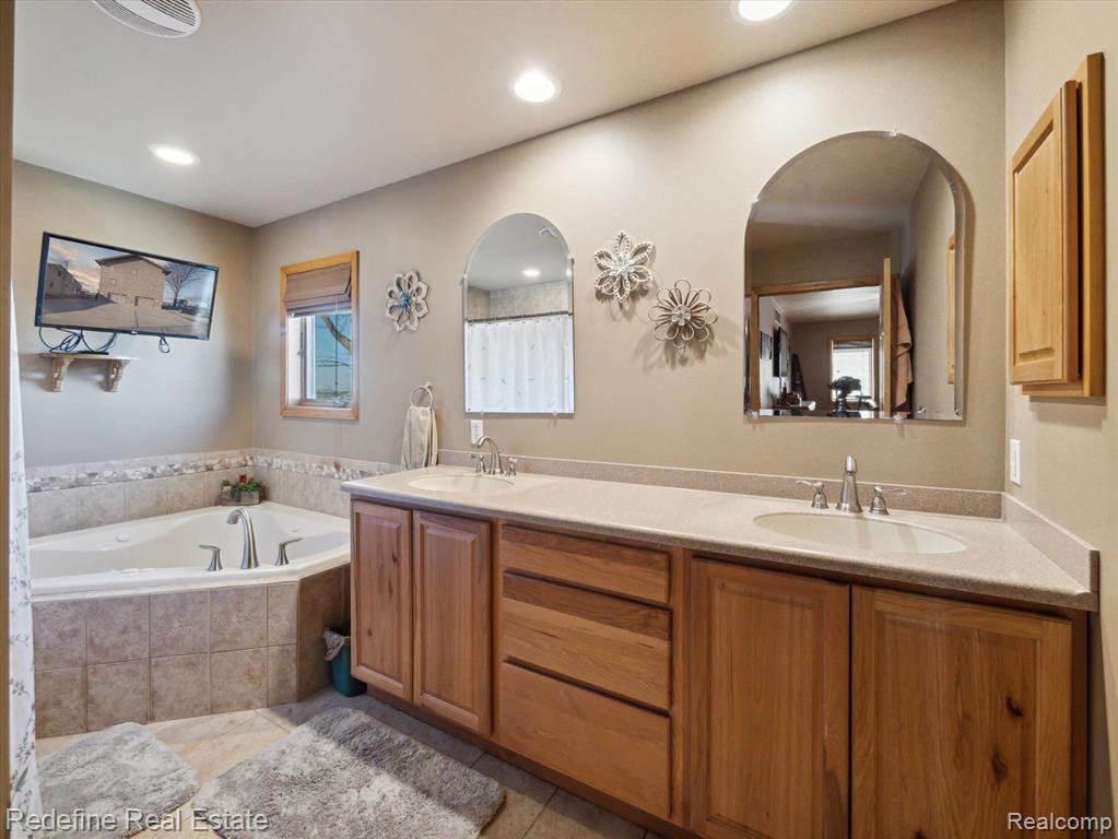 6730 Lakeshore Drive, Newport, MI 48166 — Photo 33