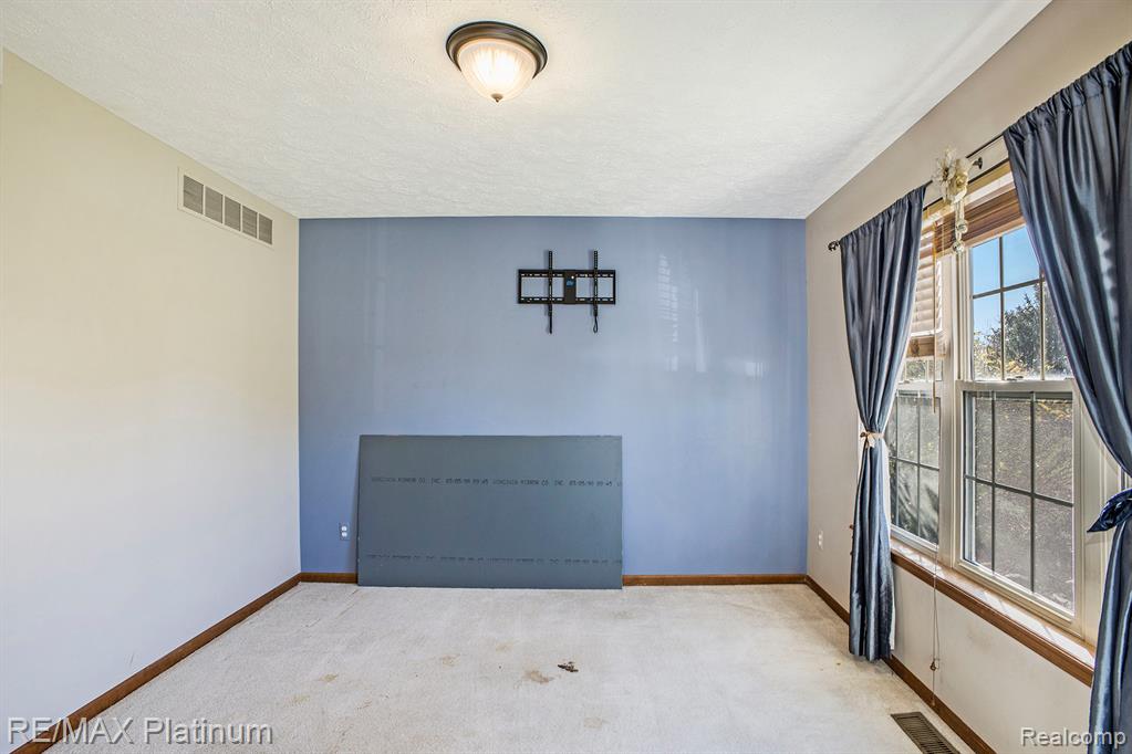 7819 Summer Breeze Trail, Howell, MI 48843 — Photo 9