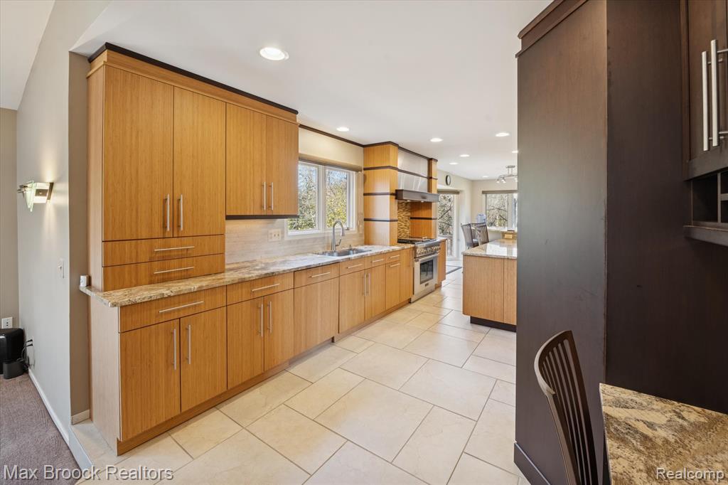 25797 Arcadia Drive, Novi, MI — Photo 18