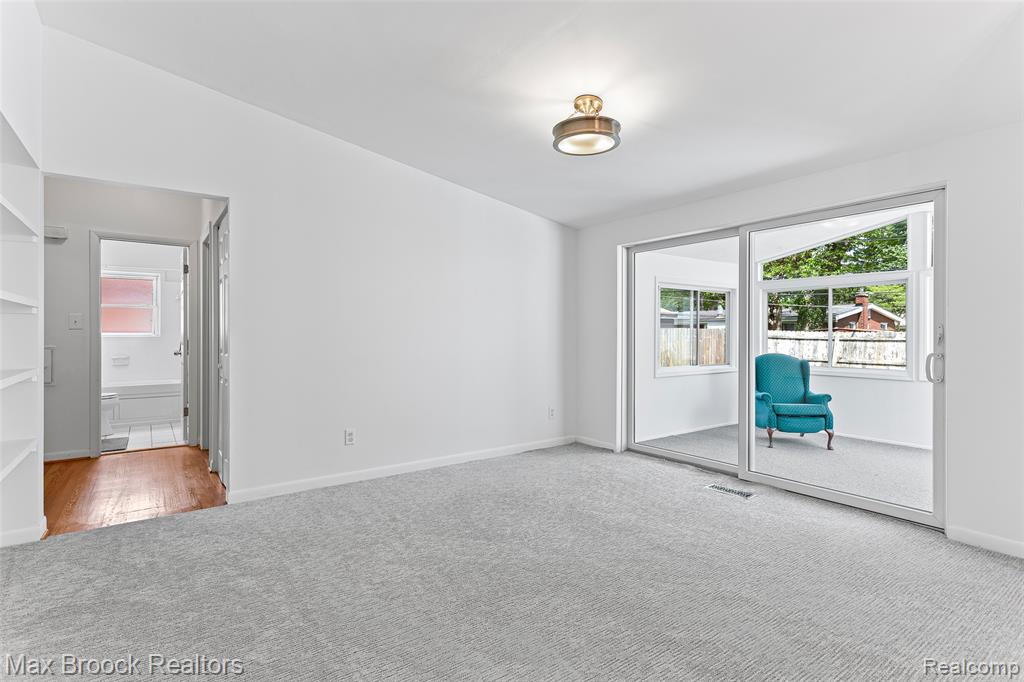 260 Lyons Drive, Troy, MI 48083 — Photo 7