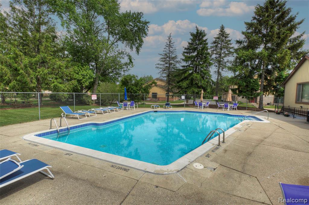 41674 BEDFORD Drive, Canton, MI 48187 — Photo 31