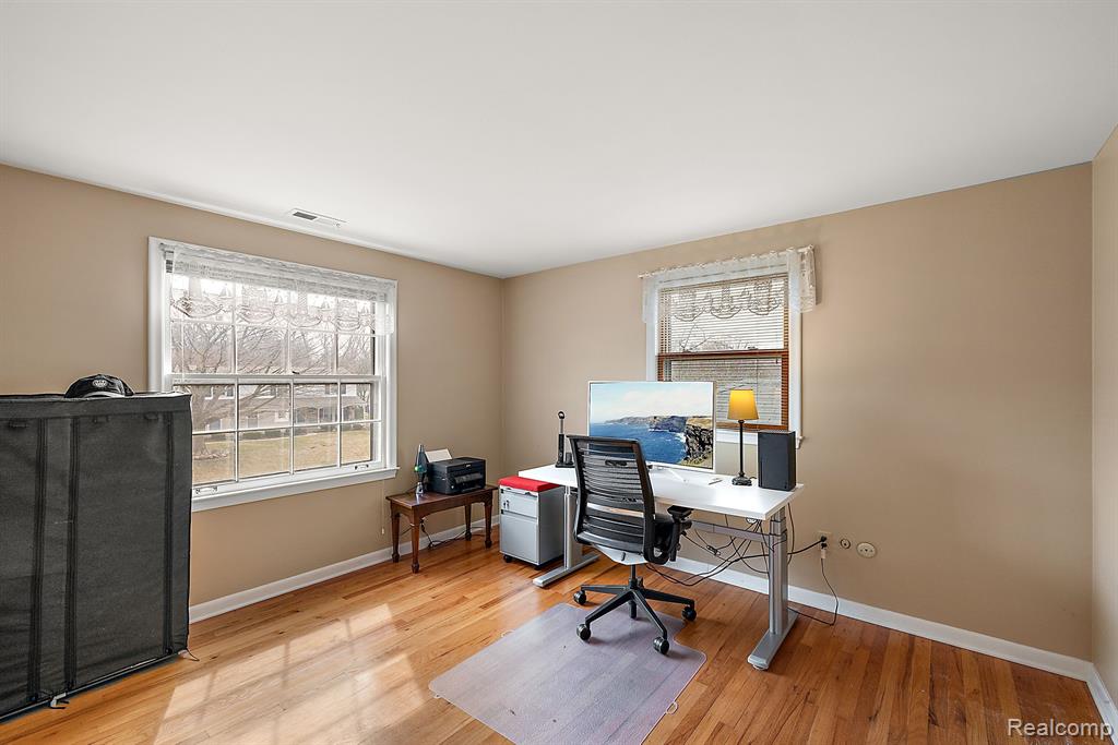 4366 Ardmore Drive, Bloomfield Hills, MI 48302 — Photo 32
