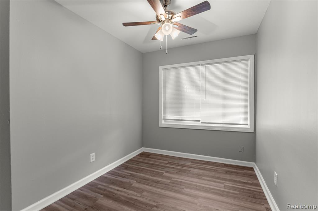 5228 Fletcher Street, Wayne, MI 48184 — Photo 17