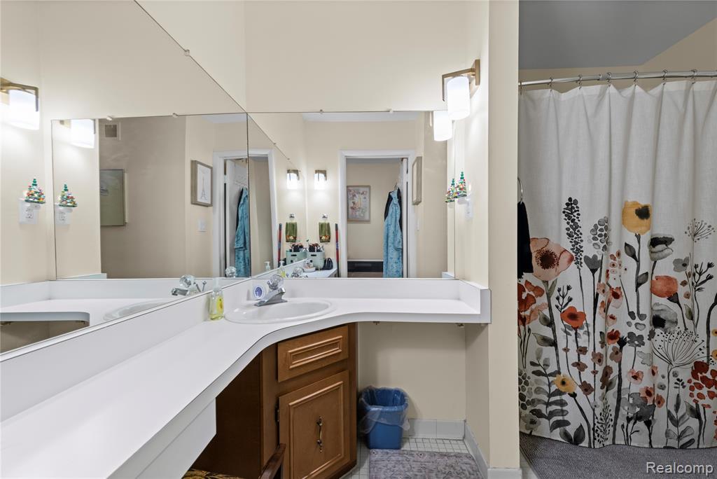 8309 Colony Drive, 21, Grosse Ile, MI 48138 — Photo 13