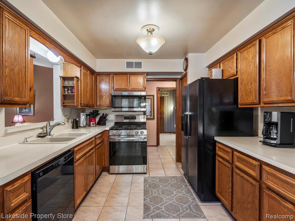46710 GADWALL Drive, Macomb, MI 48044 — Photo 21