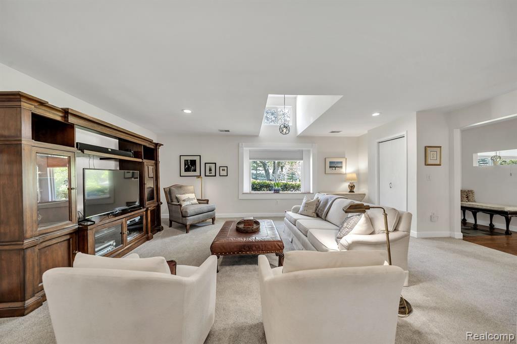 4540 BURNLEY Drive, Bloomfield Hills, MI 48304 — Photo 6