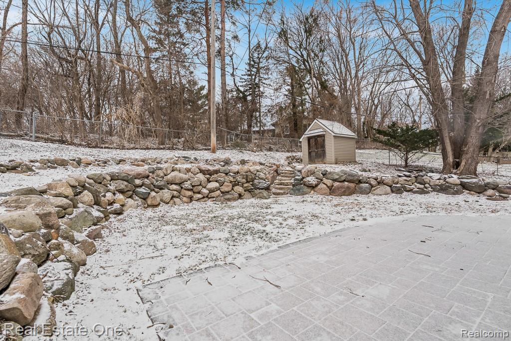 8955 Maplewood Avenue, Clarkston, MI 48348 — Photo 27