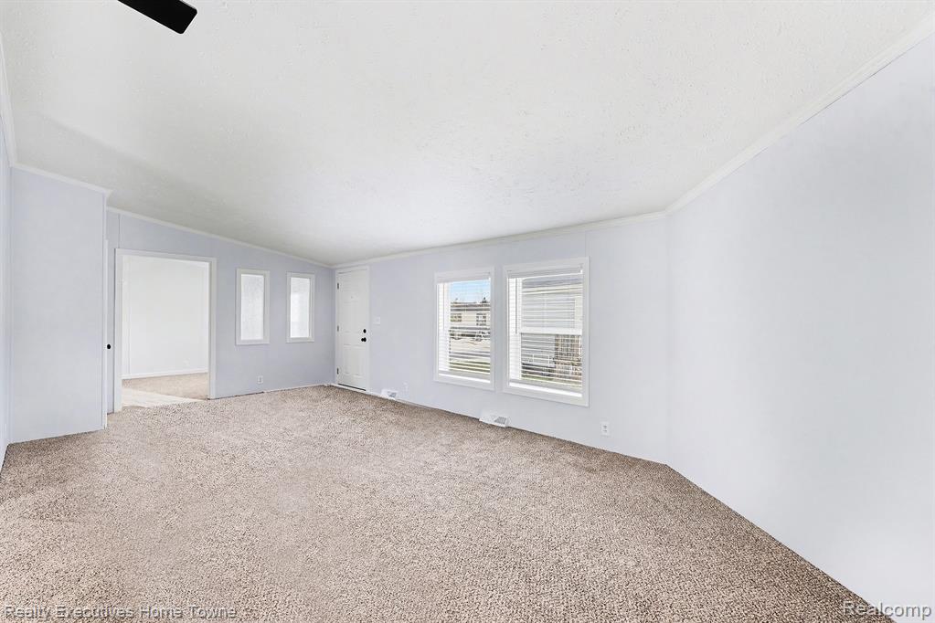 59227 Lewis Ln, New Haven, MI 48048 — Photo 5