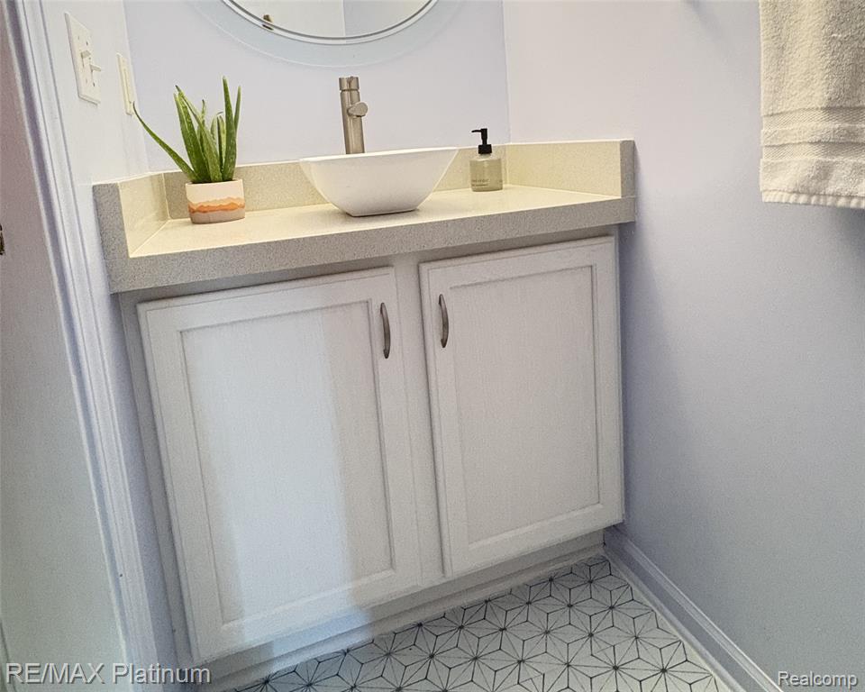5089 Northfield Drive, Howell, MI 48843 — Photo 11