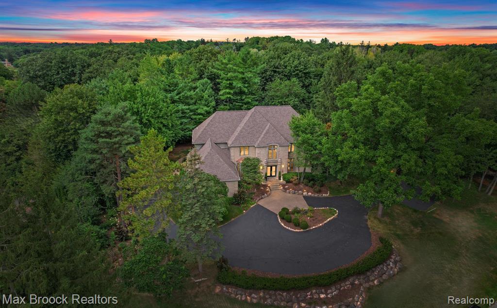 60 Kingsley Manor Drive